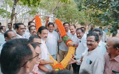 Andhra Pradesh: APNGOs urge Dharmana to bring their grievances to the notice of Chief Minister