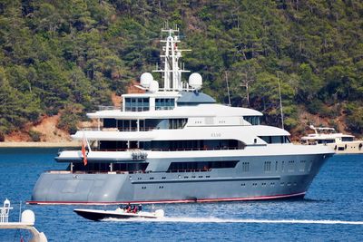 Russian oligarch Deripaska's yacht arrives in Turkish waters