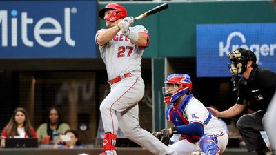 Mike Trout Reacts to Bases Loaded Intentional Walk