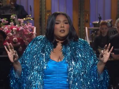 SNL: Lizzo jokes about ‘rumour’ she’s ‘pregnant with Chris Evans’s baby’ during opening monologue