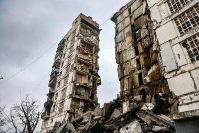 Russia on brink of capturing Mariupol as Ukrainians refuse to surrender