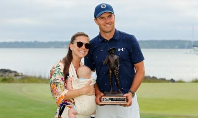 Jordan Spieth classily keeps promise to sign autographs for fans after winning RBC Heritage playoff