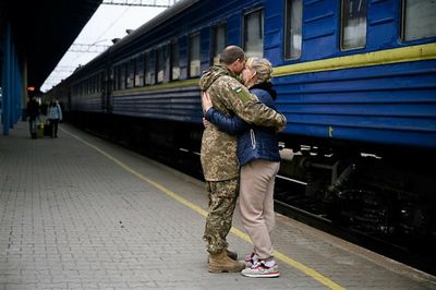 Ukraine says Russia wants to 'destroy' Donbas, Mariupol readies final defence