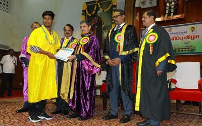 Governor exhorts youth to explore emerging opportunities for entrepreneurs