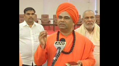 Karnataka: After contractors, Lingayat seer says govt taking a cut