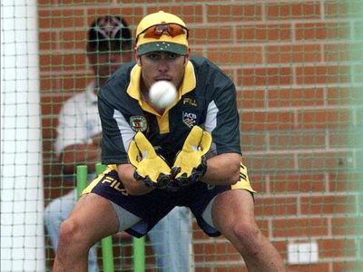 Ex-keeper Campbell suffers heart attack