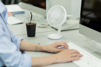 Want to live a sustainable and cool life? Choose more fans and less AC