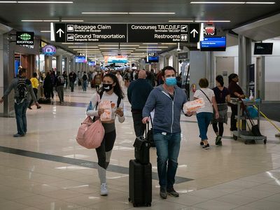 US Airlines Rush To End COVID-19 Mask Mandate After Federal Judge Calls 2-Year-Old Directive Unlawful