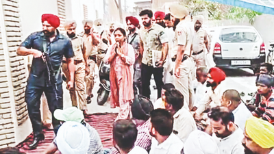 Punjab: 3 AAP functionaries face action for workers’ protest