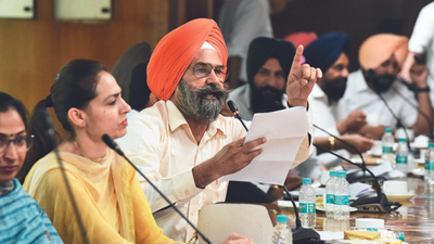 Mohali stinking: Opposition; MC house meet ends in 15 minutes