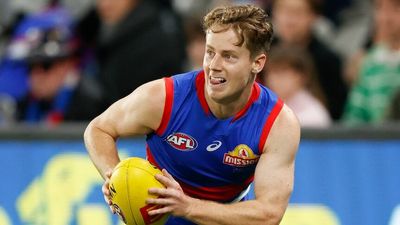 Western Bulldogs' Lachie Hunter taking indefinite leave from AFL to deal with 'personal issues'