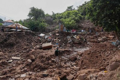 South Africa floods: Death toll climbs to over 440 as army sends 10,000 troops in