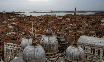 Venice pushes ahead with €10 entry fee plan as tourists flock back