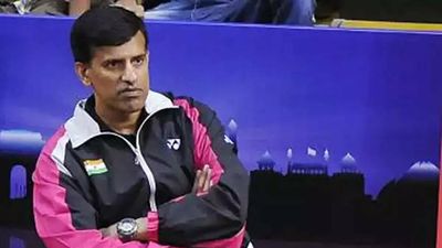 Young Indian women shuttlers lack sting in their attack: Vimal Kumar