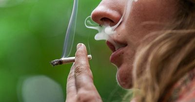 NHS issues urgent warning to all current and former cigarette smokers