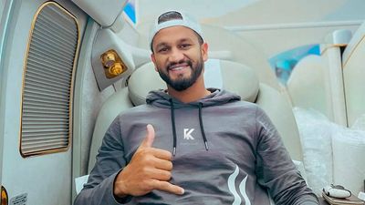 Sri Lankan batter Dimuth Karunaratne signs short-term deal with Yorkshire