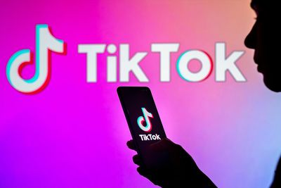 Doxxing? Toxic "Libs of TikTok" exposed