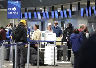 Cheers and jeers in US as plane mask mandates are lifted