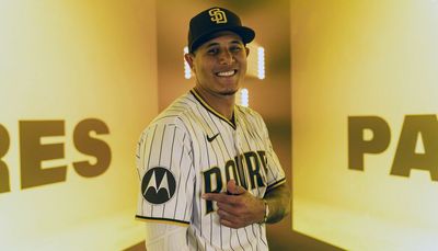 Padres will display Motorola ads on uniforms