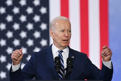 Biden reluctant to remove Iran's Revolutionary Guards from terror list