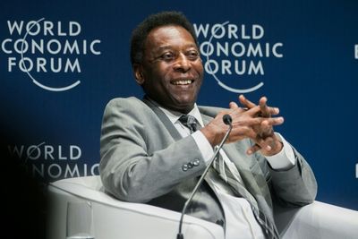 Pele hospitalized again for colon cancer treatment