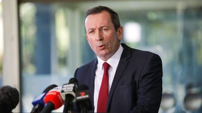 Mark McGowan forced into isolation as expert warns against easing COVID restrictions too soon