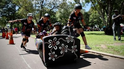 Couches on wheels race across Darwin to raise awareness of youth homelessness