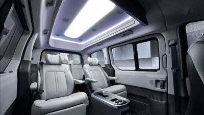 Hyundai Staria Lounge Limousine Is a Posh Minivan With Tall Roof, 25-Inch Screen