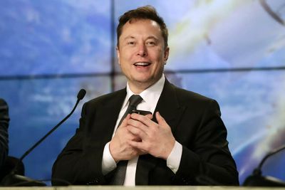 Elon Musk drops another cryptic hint about a Twitter tender offer