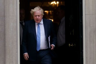 Labour steps up calls for Johnson to resign over ‘partygate’ fine