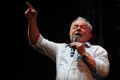 Brazil's Lula wants seasoned politician to run economic policy if he wins -advisers