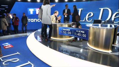 France's presidential rivals prepare for high-stakes TV debate