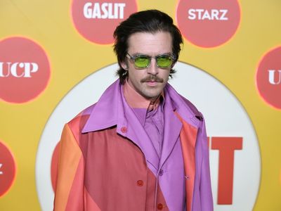 ‘He be slaying’: Fans react to Dan Stevens’ ‘technicolour dreamcoat’ at premiere of Gaslit