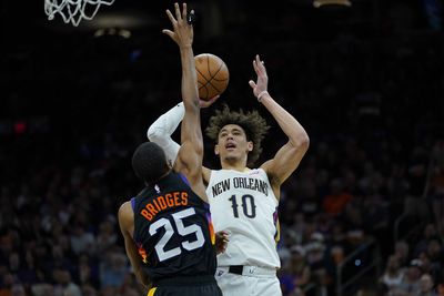 Mikal Bridges and Jaxson Hayes exchanging these two unbelievable blocks against each other will leave you in awe