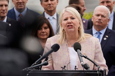 GOP congresswoman ridiculed for claiming over one billion migrants were stopped at US-Mexico border