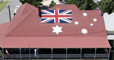 Singleton's Caledonian Hotel attracts authorities again with unauthorised roof flag