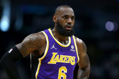 Report: LeBron James hasn’t discussed extension with Klutch Sports