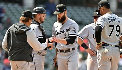 Swept away: White Sox make 4 errors vs. Guardians in 11-1 loss, get 3 hits in 2-1 defeat