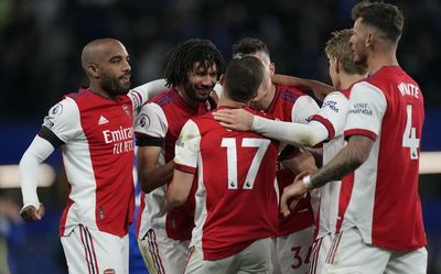 Arsenal revives Champions League push by beating Chelsea 4-2