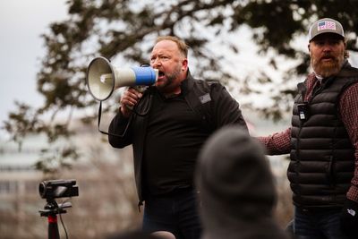 Alex Jones: InfoWars chief offers to speak to Jan 6 investigators in return for immunity