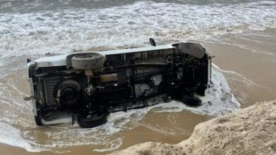 4WD drivers warned over Noosa and K'Gari beach driving after 11 rescues