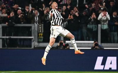 Coppa Italia: Juventus beat Fiorentina to set up Cup final with Inter Milan