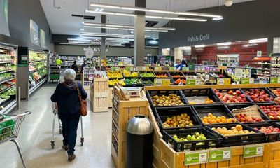 New Zealand shoppers order groceries from Australia as inflation soars