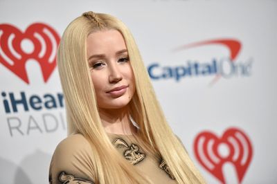 Iggy Azalea hits out at American Airlines for selling her seats ‘while the gate was still open’