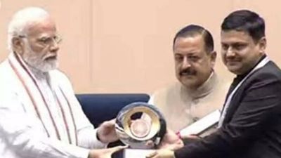 Varanasi DM receives national award from PM Narendra Modi for implementing PM Svanidhi Yojana