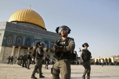 Israeli police fire rubber bullets in new Al-Aqsa incursion