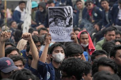 Hundreds in Jakarta protest talk of 2024 election delay