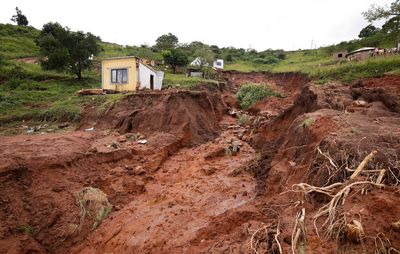 Death toll from South African floods revised down to 435