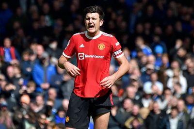 United captain Maguire gets bomb threat, police sweep home