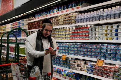 Inflation drives up Passover food prices for US Jews